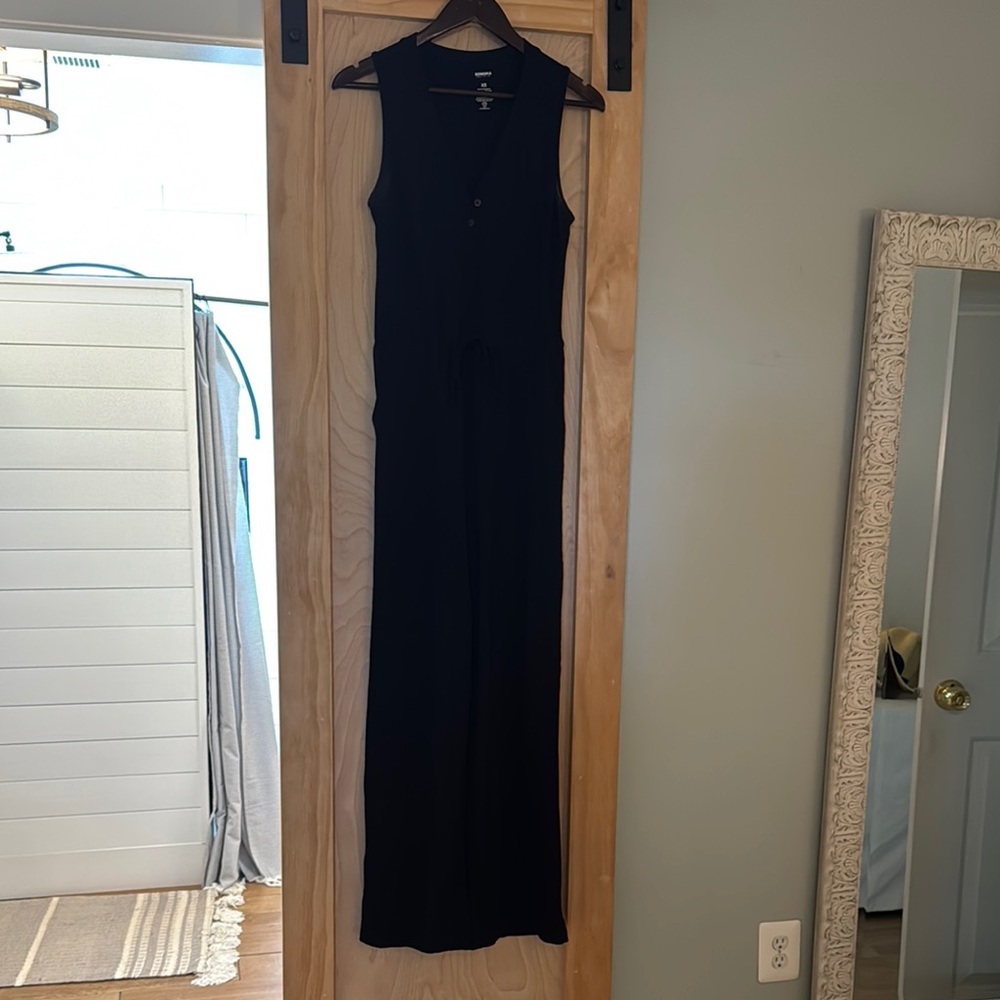 Sonoma Black Sleeveless Outfit